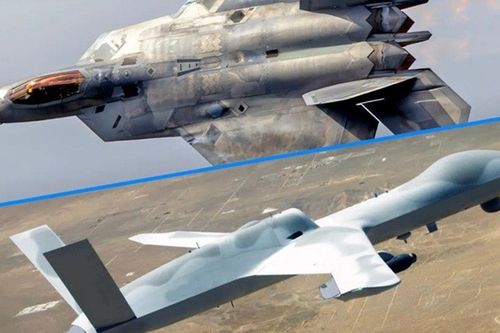 Phi công F-22 điều khiển MQ-20 từ buồng lái lần đầu