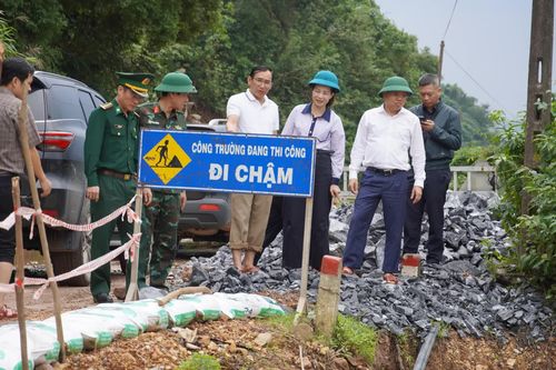 Lãnh đạo tỉnh kiểm tra tình hình mưa lũ, sạt lở khu vực miền núi phía Nam Quảng Trị