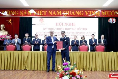 Ký kết thỏa thuận hợp tác hỗ trợ hộ kinh doanh chuyển đổi số giữa Thuế tỉnh Sơn La với các nhà cung cấp giải pháp và ngân hàng thương mại