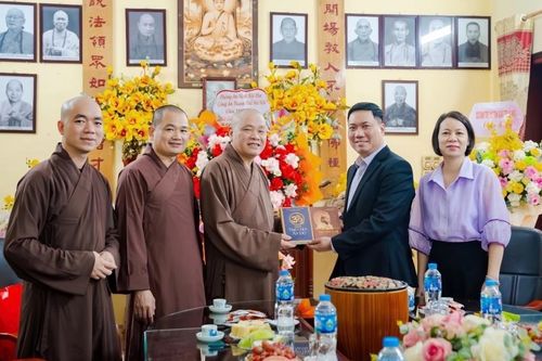 Trường Trung cấp Phật học Hà Nội tiếp các cơ quan thăm và chúc mừng nhân ngày Nhà giáo Việt Nam