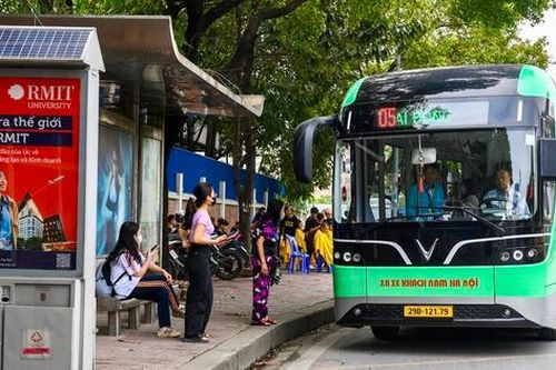 Hà Nội: Hỗ trợ lãi vay cho DN đầu tư hạ tầng vận tải hành khách công cộng khối lượng lớn