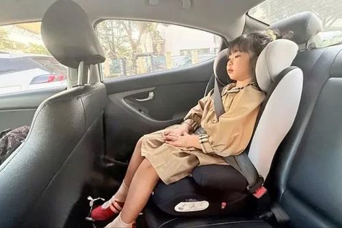 Đề nghị miễn lắp ghế trẻ em với taxi, xe công nghệ