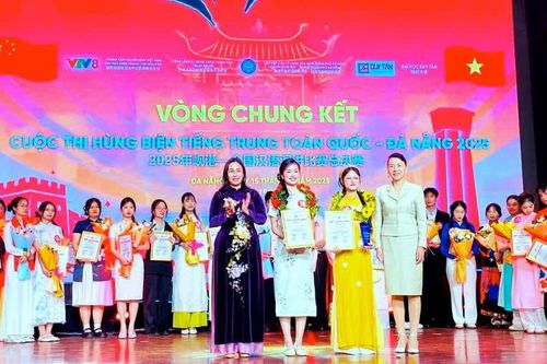 Hai sinh viên Lào Cai giành giải Nhất cuộc thi hùng biện tiếng Trung toàn quốc