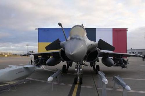 Ukraine mua 100 máy bay chiến đấu Rafale do Pháp sản xuất