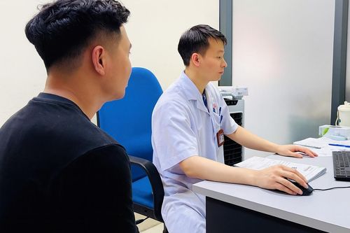 Nhập viện cấp cứu lúc rạng sáng sau khi uống 4 viên thuốc giãn cơ