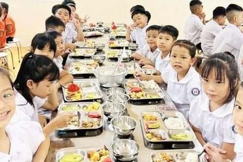 Bảo đảm chất lượng bữa ăn cho học sinh: Cần sự minh bạch, trách nhiệm