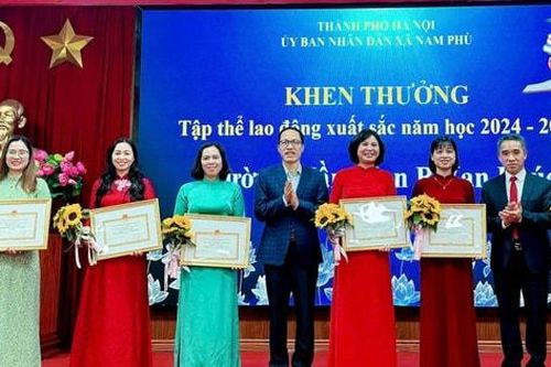 Nam Phù tri ân đội ngũ nhà giáo, vinh danh học sinh, sinh viên xuất sắc