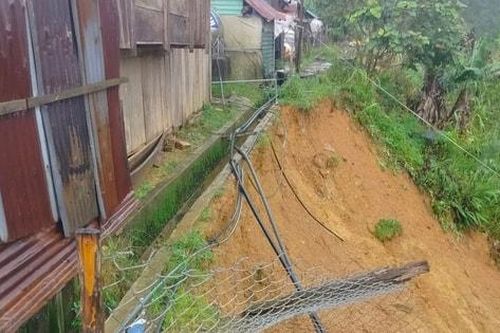Đà Nẵng: Khẩn cấp di dời 40 người dân sau tiếng nổ lớn trên đỉnh núi ở xã Hùng Sơn
