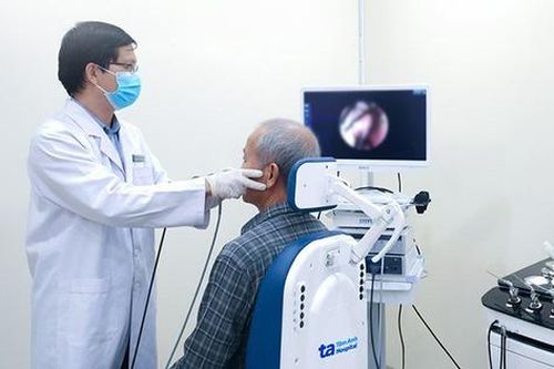 Người đàn ông 58 tuổi phát hiện ung thư mũi từ dấu hiệu nhiều người Việt bỏ qua