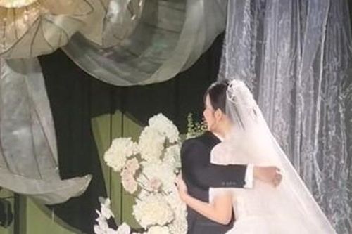 Mỹ nhân quê Ninh Bình và chồng thiếu gia hưởng tuần trăng mật tại Hàn Quốc