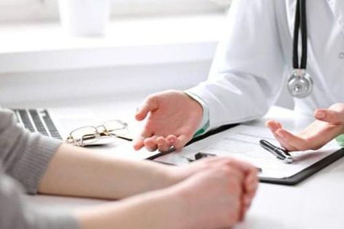 FDA gỡ bỏ cảnh báo 'hộp đen' về liệu pháp thay thế hormone cho phụ nữ mãn kinh