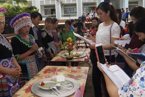 Bữa ăn đủ chất cho trẻ em vùng cao: Nỗ lực bền bỉ của ngành y tế Lai Châu