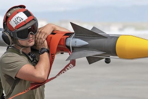 Israel tinh chỉnh tên lửa AIM-9M Mỹ để đối phó UAV của Iran