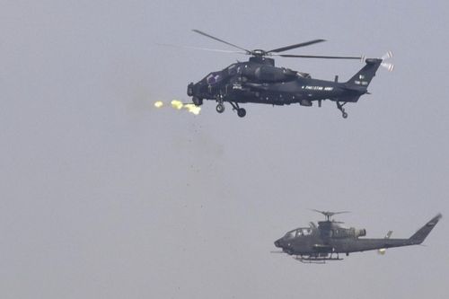 Pakistan khoe sức mạnh trực thăng tấn công với Z‑10ME-II Trung Quốc và AH-1F Cobra Mỹ