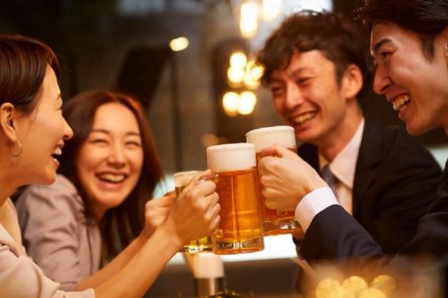 Người Anh và cách uống bia khiến cả thế giới ngỡ ngàng