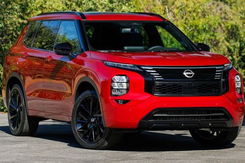PHEV của Nissan thực chất là xe Mitsubishi đổi logo