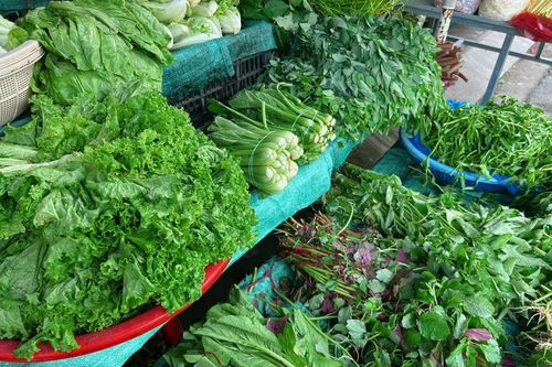 Rau củ tăng giá do mưa bão, TP.HCM xử lý sao?