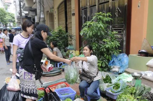 Dẹp 'chợ cóc', 'chợ tạm': Khó cũng phải làm