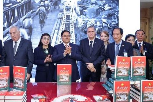 Thủ tướng dự lễ ra mắt cuốn sách 'Điện Biên Phủ' của Đại tướng Võ Nguyên Giáp bằng tiếng Arab