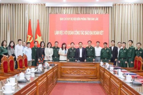 'Xuân biên phòng - Ấm lòng dân bản' tiếp tục lan tỏa tinh thần đại đoàn kết toàn dân