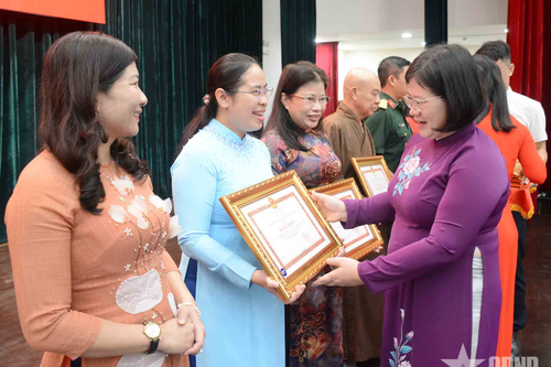 Thành ủy TP Hồ Chí Minh tuyên dương 221 điển hình 'Dân vận khéo'