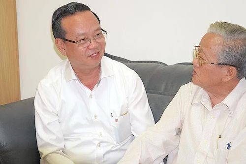 Phó Chủ tịch UBND TPHCM Bùi Minh Thạnh thăm nhà giáo tiêu biểu