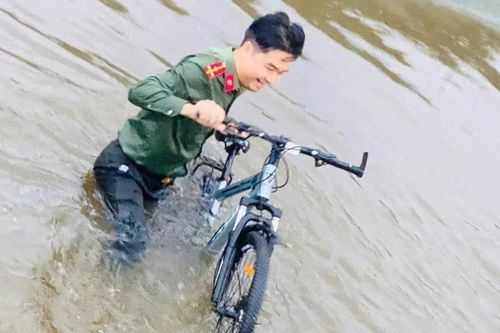 Thượng úy Công an cứu bé trai rơi xuống kênh ở Hà Tĩnh