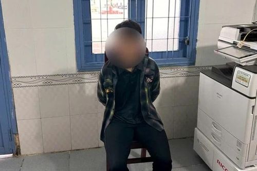 Bắt 'nóng' đối tượng đâm tài xế xe ôm, cướp tài sản ở An Giang