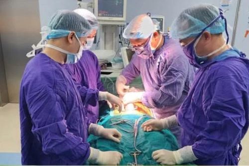 Mổ giãn tĩnh mạch tinh có hết đau bìu không?