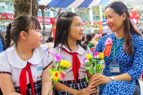 Tri ân ngày 20/11: Hãy từ cảm xúc chân thành