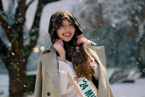 Thanh Thủy ghi điểm mạnh với diện mạo trong trẻo giữa tuyết trắng Nhật Bản