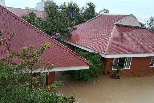 Làng trẻ em SOS Quy Nhơn ngập sâu, trẻ được sơ tán trong đêm
