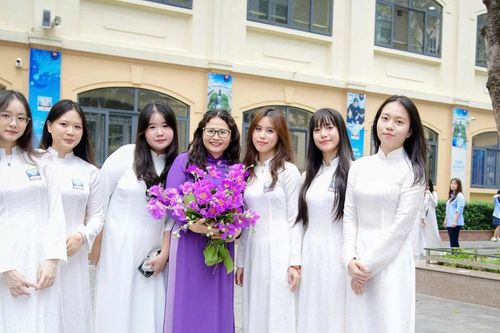 Nữ hiệu trưởng dẫn dắt thế hệ công dân số tự tin bước vào kỷ nguyên AI