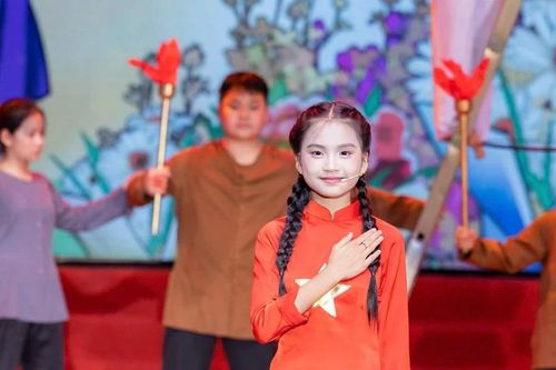 Học sinh Hà Nội chinh phục khán giả và ban giám khảo giành Á quân MC Nhí 2025