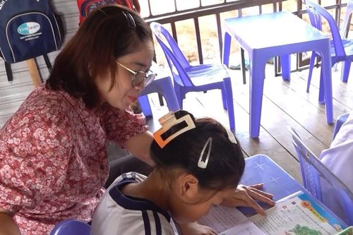 Cô giáo 7 năm gieo chữ vùng lòng hồ Trị An
