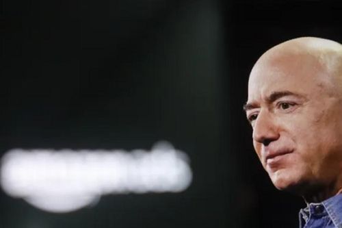 Elon Musk gọi Jeff Bezos là 'kẻ bắt chước' vì dự án AI 6,2 tỷ USD