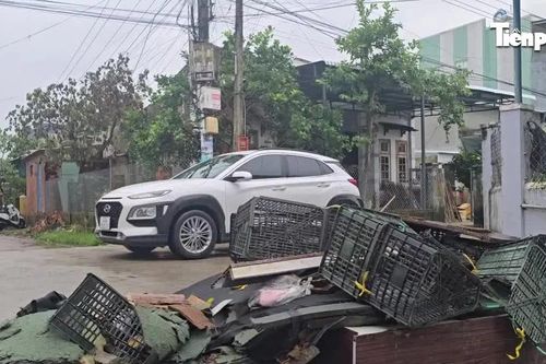Cả làng dựng rào ngăn dòng xe qua khu dân cư tránh trạm thu phí BOT