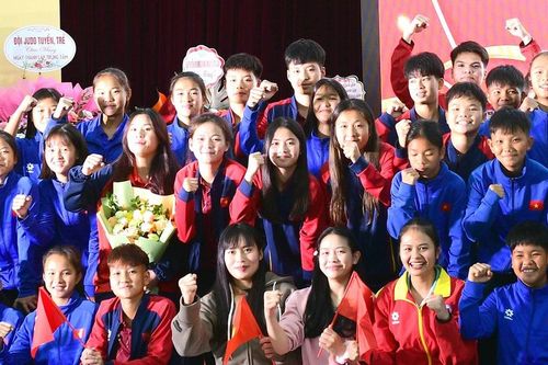 Vận động viên trẻ tri ân thầy cô, vững tin hướng đến SEA Games 33