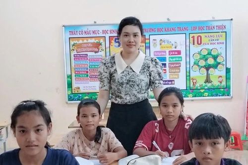Điểm tựa tri thức vùng đất khó - Bài 2: Chắp cánh ước mơ cho học sinh Vân Kiều