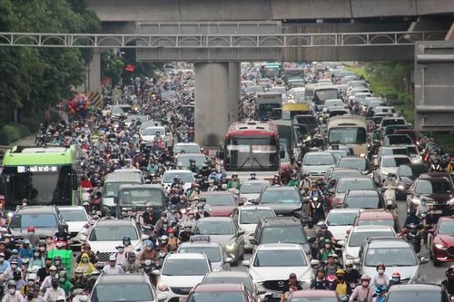 'Xanh hóa' 100% phương tiện công cộng ở Hà Nội, TPHCM vào năm 2030