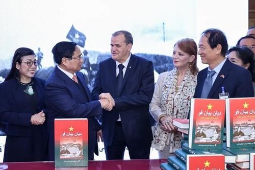 Thủ tướng dự lễ ra mắt sách của Đại tướng Võ Nguyên Giáp bằng tiếng Ả-rập tại Algeria