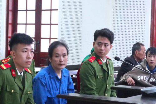 Đâm chồng tử vong khi thấy nhắn tin tán tỉnh gái