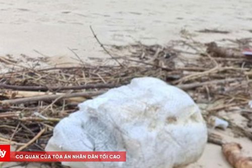 Điều tra túi nghi chứa ma túy trôi dạt vào bờ biển
