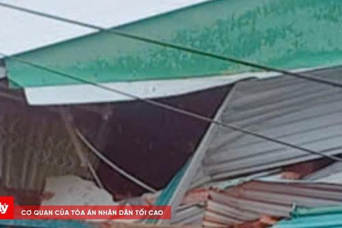 Sạt lở núi, chia cắt đường Đông Trường Sơn