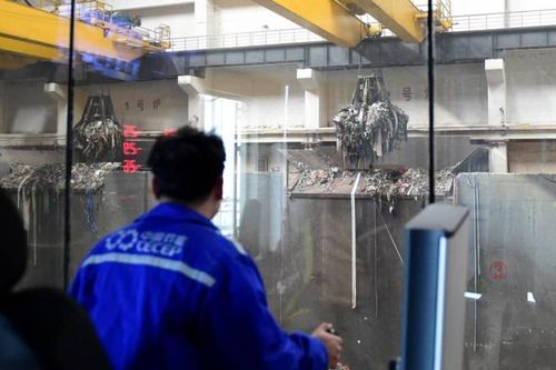 Cơ quan vệ sinh cấp huyện ở Trung Quốc tuyển giám sát rác, yêu cầu bằng tiến sĩ