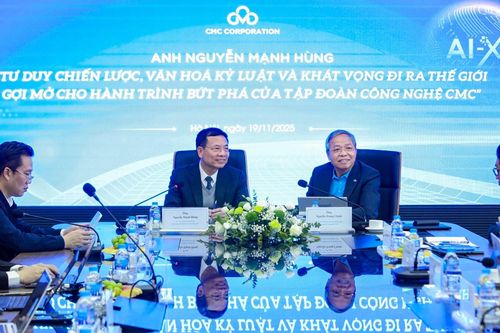 Bộ trưởng Nguyễn Mạnh Hùng: 'CMC muốn bứt phá, phải đi đến cùng với sản phẩm'