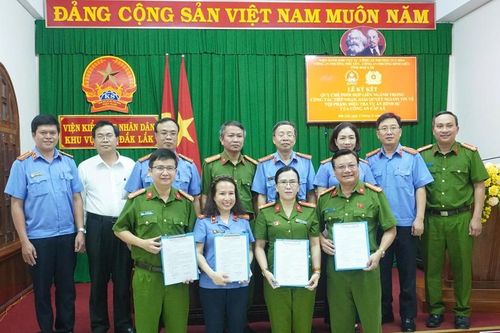 VKSND Khu vực 11, tỉnh Đắk Lắk ký quy chế phối hợp với Công an các phường trên địa bàn