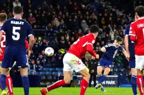 Scotland thắng Đan Mạch 4-2, trở lại World Cup sau 28 năm