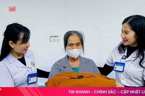 Những 'bàn tay ấm' âm thầm nâng đỡ người bệnh