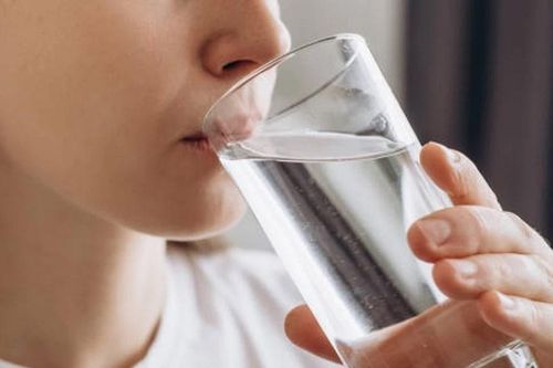 Uống nhiều nước có thực sự tốt cho sức khỏe?